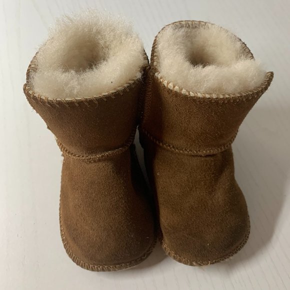 UGG Baby Boots SMALL - Picture 2 of 3
